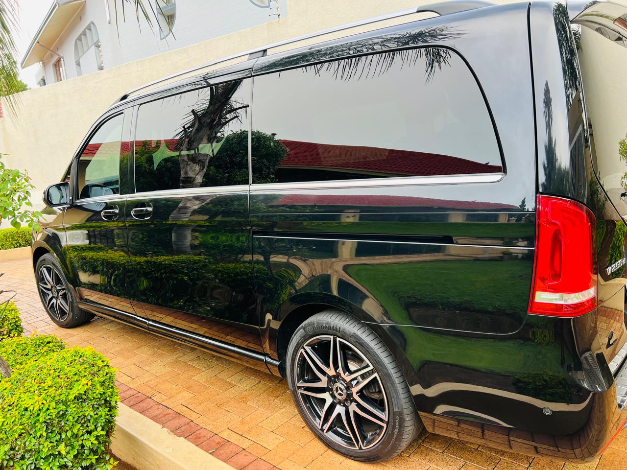 Mercedes V-Class side profile