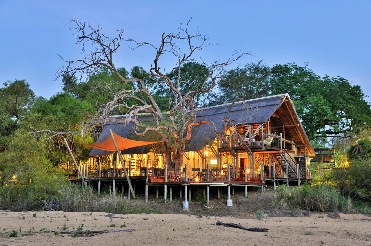 Rhino Post Safari Lodge luxury safari lodge in the Kruger National Park