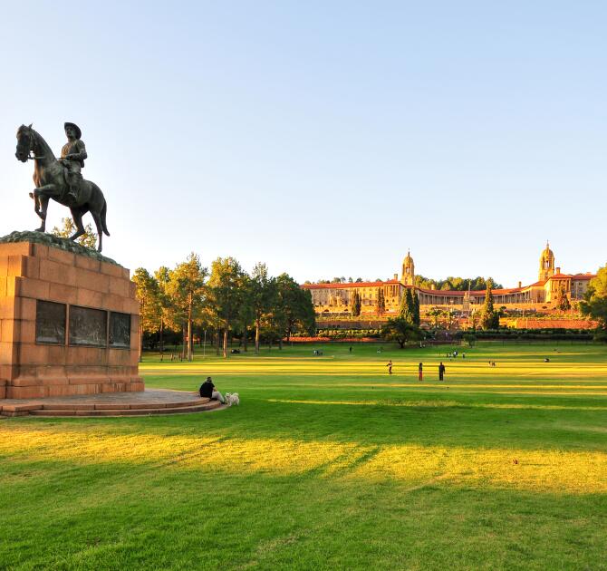Union Buildings Pretoria day tour with Mandela statue